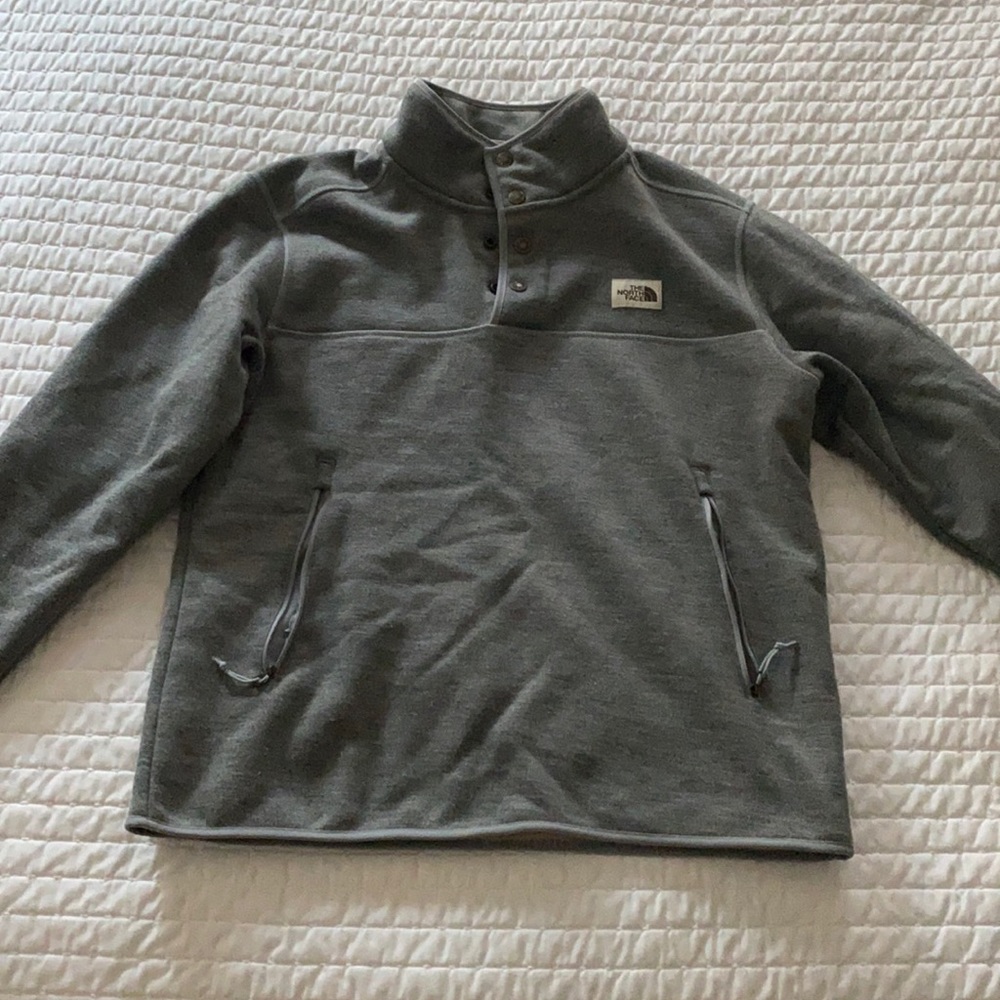 Men’s North Face half zip snap pullover, Sz M